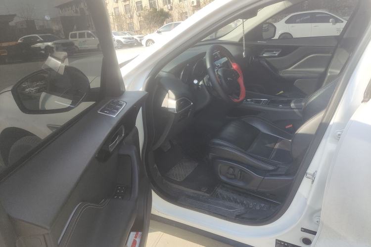 Used Jaguar F-PACE 2016 2.0T Two-Wheel Drive Urban Luxury Edition