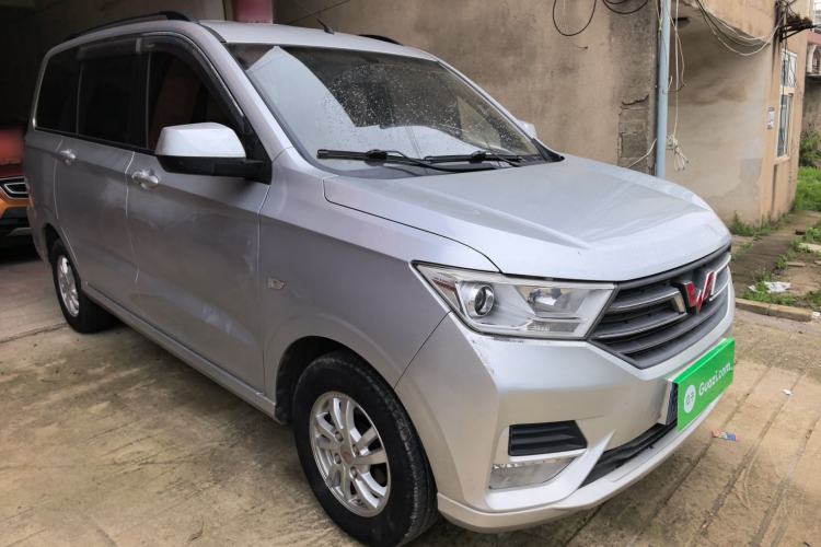 Used Wuling Hongguang 2019 1.5L S Comfort Edition China VI LAR
