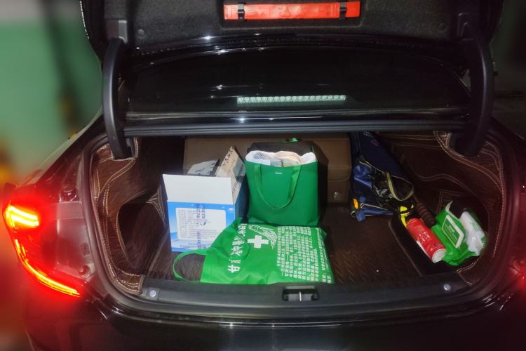 Used Volvo S90 New Energy 2023 T8 Plug-in Hybrid All-Wheel Drive Long-Range Zhiyi Luxury Edition Trunk