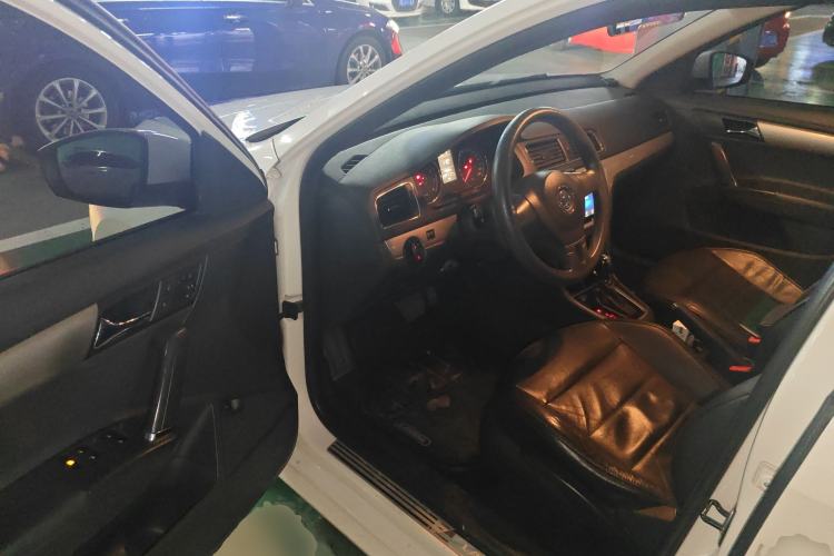 Used Volkswagen Lavida 2013 Restyled Classic 1.6L Automatic Comfort Edition Driver Seat