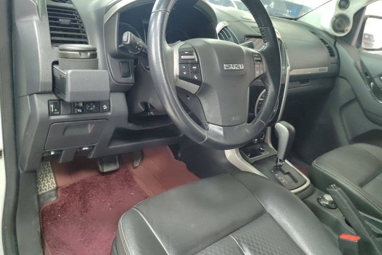 Used Isuzu D-MAX 2018 3.0T Four-Wheel Drive Automatic Ultra-Luxury Version 4JJ1-TC HI
