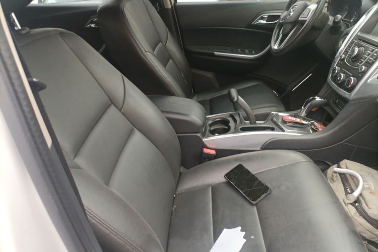 Used JMC Yusheng S350 2013 2.4T Automatic 2WD Diesel Luxury Edition 5 Seats
