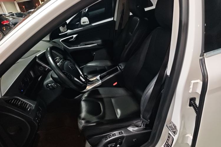 Used Volvo XC60 2017 T5 AWD Smart Upgrade Edition
