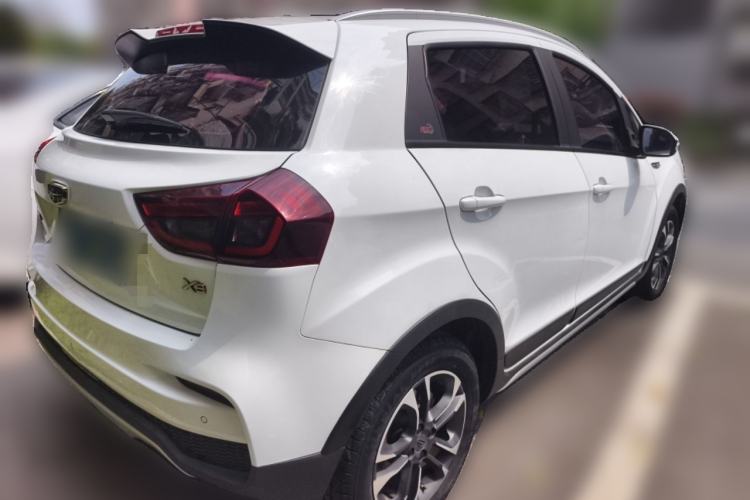 Used Geely Auto Vision X3 2019 Upgraded Model 1.5L Manual Luxury Version
