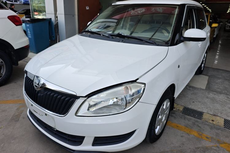 Used Skoda Fabia 2014 1.4L Automatic Crystal Edition
