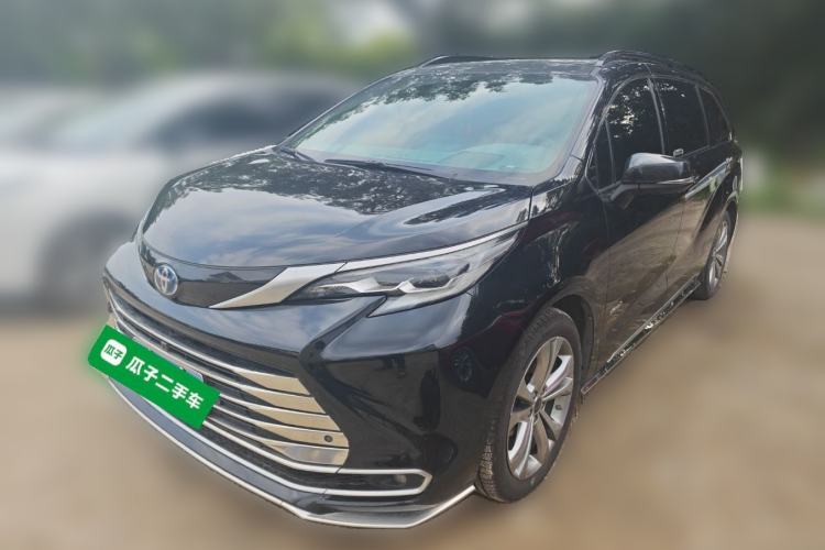 Used Toyota SIENNA 2023 2.5L Hybrid Deluxe Edition