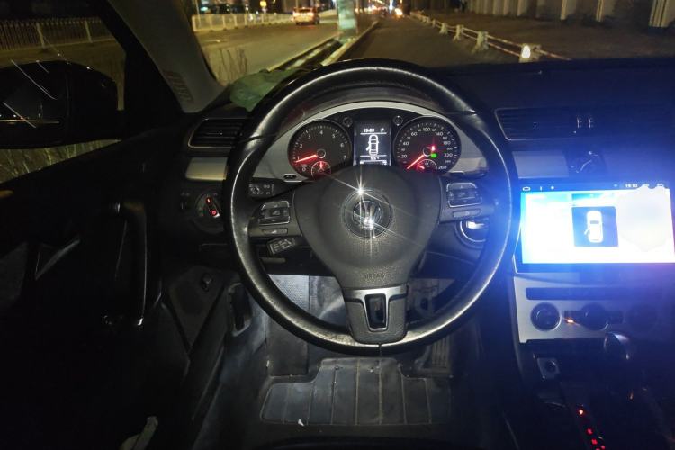 Used Volkswagen Magotan 2015 1.8TSI Advanced Model Steering Wheel