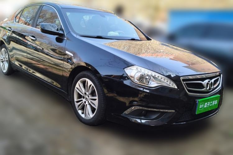 Used BAIC Senova D70 2013 2.0T Luxury Edition Front Right 45 Deg