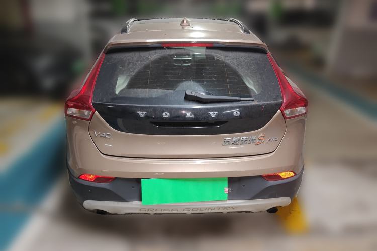 Used Volvo V40 2014 Cross Country T5 AWD Smart Luxury Edition