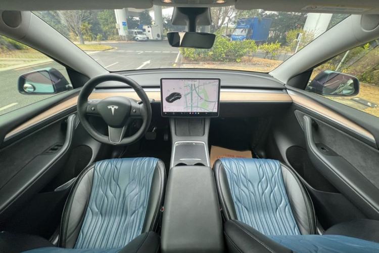 Used Tesla Model Y 2021 Long-Range All-Wheel-Drive Version 3D7
