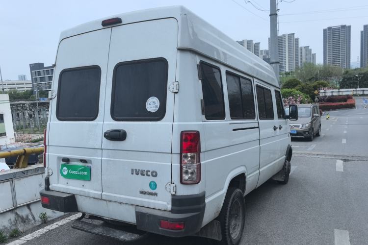 Used Iveco Daily 2022 2.5T A37 M1 Passenger Van 5-9 Seats Long Wheelbase Mid-Roof Design Dual Tires Manual Doors Rear Right 45 Deg