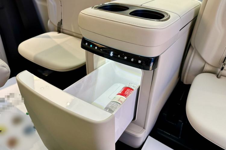 Used GAC Trumpchi Xiangwang M8 2025 Kunkun Series Ultra First-Class Cabin
