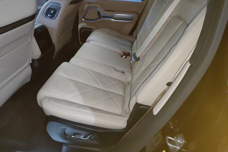 Used Formula Leopard 8 2025 Smart & Brave Flagship Edition 7 Seats