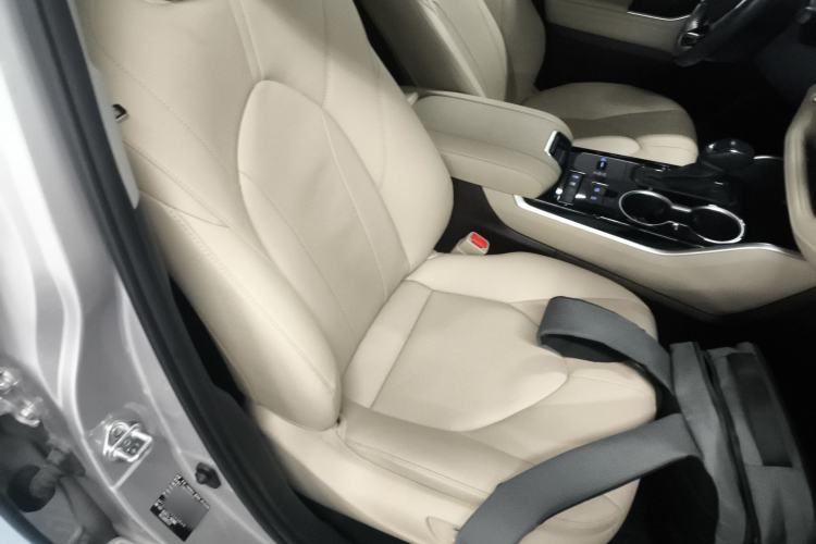 Used Toyota Highlander 2022 Dual-Engine 2.5L Two-Wheel Drive Prestige Edition 7-Seater
