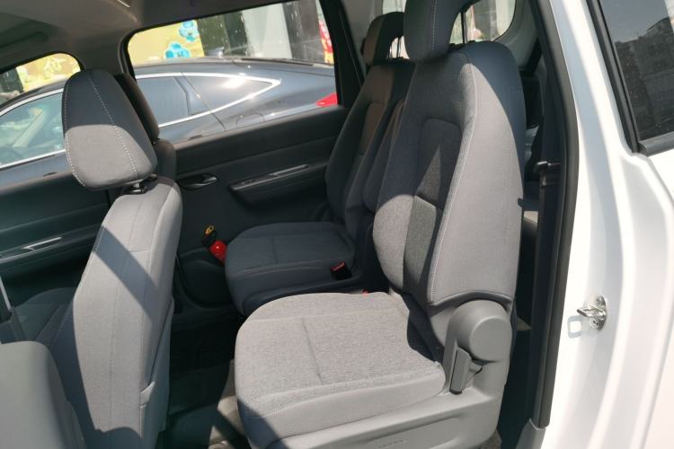 Used Wuling Hongguang New Energy 2025 Extended-Range Hybrid 50KM Comfort Version Left Rear Seat