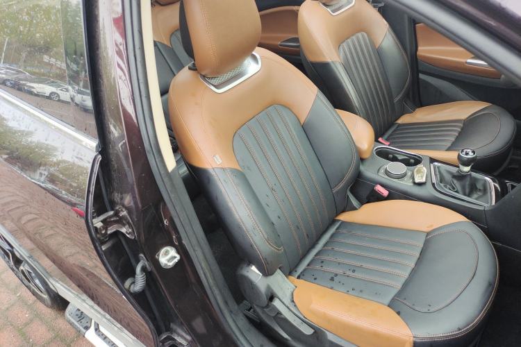 Used Soueast DX7 2015 1.5T Manual Luxury Model Right Front Seat