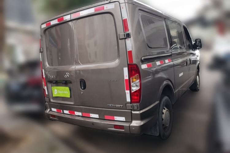 Used SAIC MAXUS Xintu V80 2018 2.5T 6-speed manual Aoyuntong short-wheelbase ultra-low roof 5- or 6-seat model