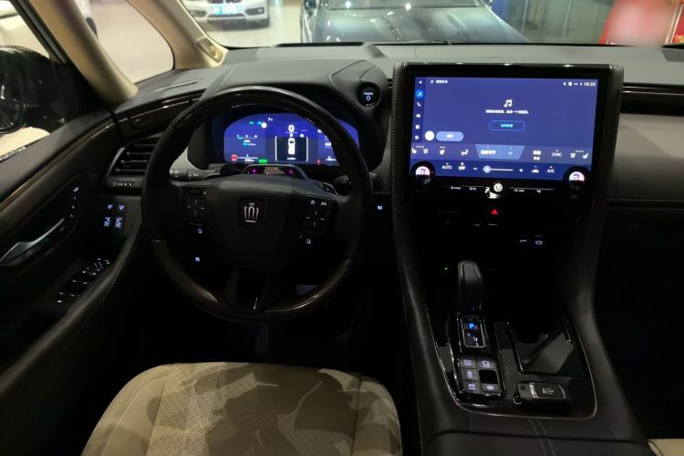 Used Toyota Vellfire 2024 Crown Dual-Engine 2.5L Supreme Executive Edition Steering Wheel