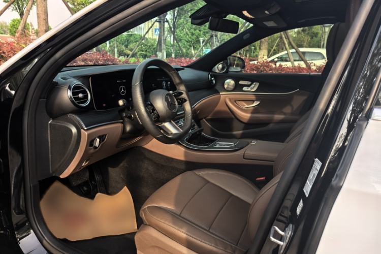 Used Mercedes-Benz E-Class New Energy 2022 Restyled E 350 e L Plug-in Hybrid Sports Sedan Interior 7