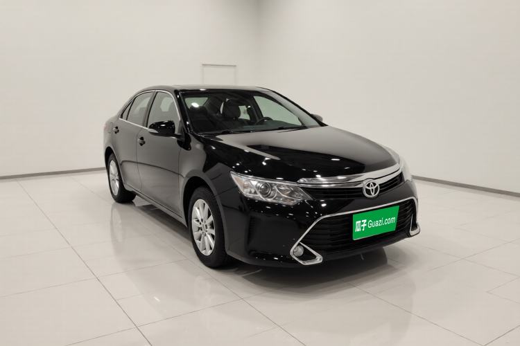 Used Toyota Camry 2016 2.0G 10th Anniversary Leading Edition
