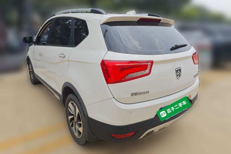 Used Baojun 560 2015 1.8L manual luxury version
