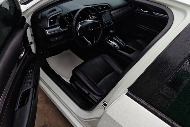 Used Honda Civic 2016 220TURBO CVT Luxury Edition Driver Seat