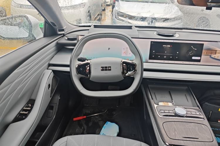 Used Geely Galaxy E8 2025 700 km Long-Range Intelligent Driving Version
