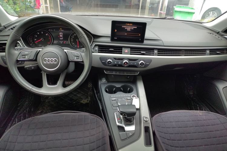 Used Audi A4L 2019 40 TFSI Ambition China VI Center Console