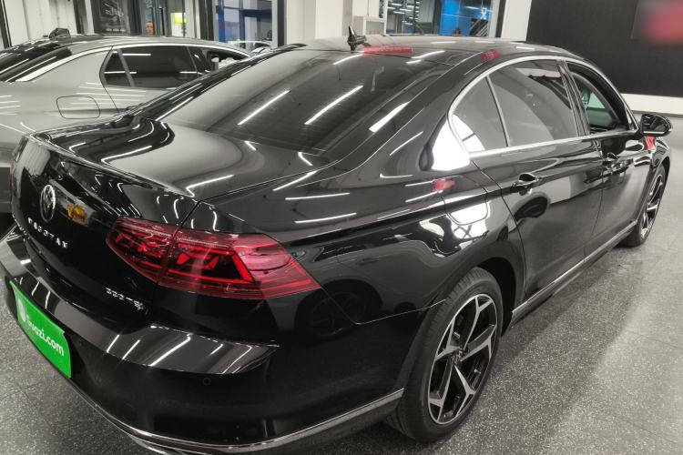 Used Volkswagen Magotan 2023 2 Million Units Limited Edition 330TSI DSG Leading Version