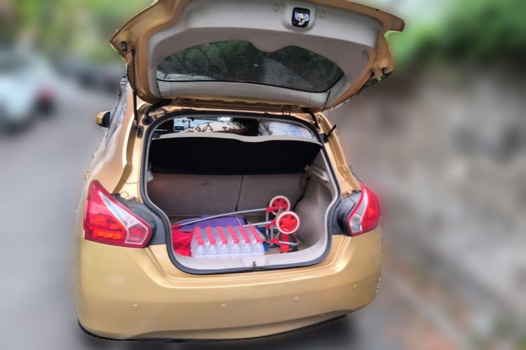 Used Nissan Tiida 2011 1.6L CVT Comfort Model Trunk