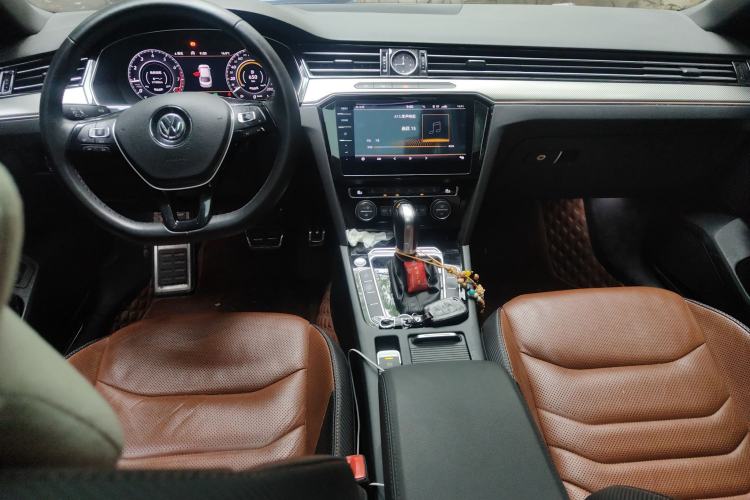 Used Volkswagen FAW-Volkswagen CC 2019 380TSI Glamour Edition China V Standard Center Console