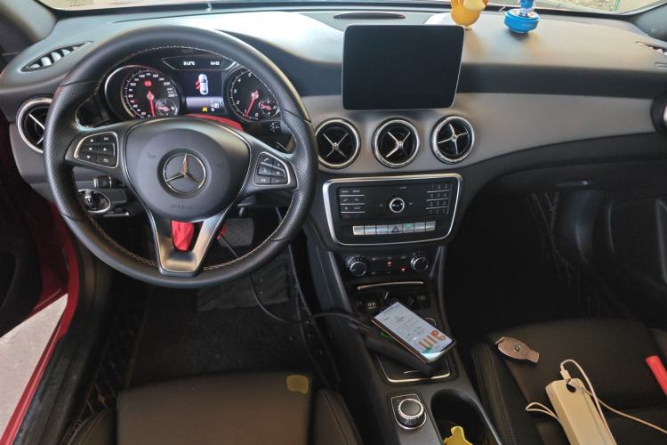 Used Mercedes-Benz CLA 2018 CLA 200 Style Edition Center Console