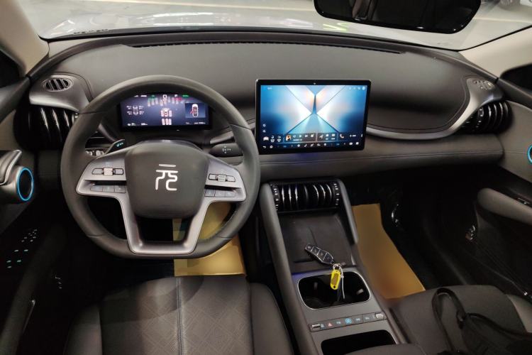 Used BYD Yuan PLUS 2025 Intelligent Driving Version 510 KM Beyond-Grade Edition Center Console