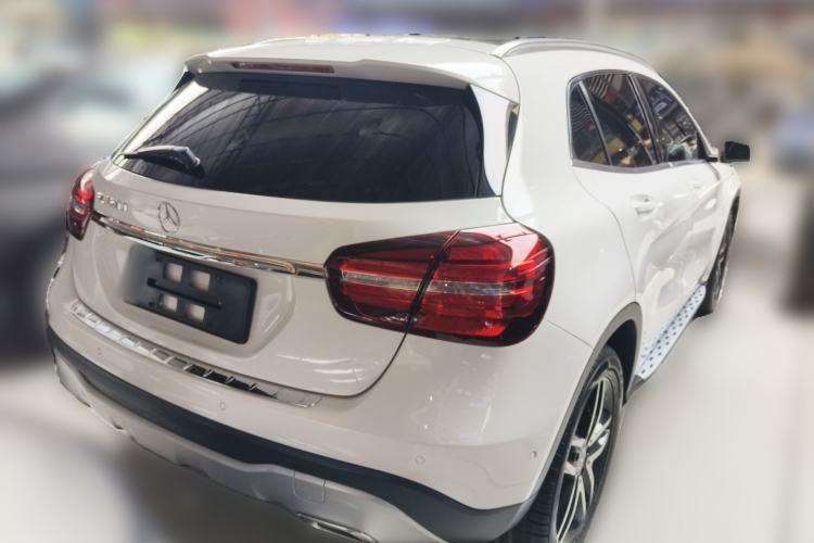 Used Mercedes-Benz GLA 2017 GLA 200 Fashion Model Rear Right 45 Deg