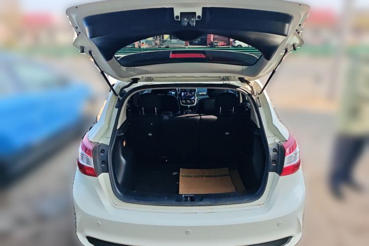 Used Nissan Tiida 2021 1.6L CVT Cool Edition
