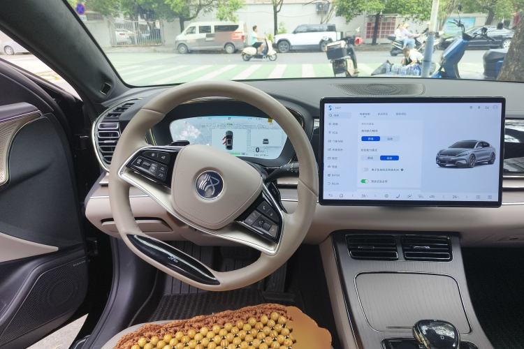 Used BYD Han 2024 EV Glory Edition 610 km All-Wheel Drive "Tian Shen Zhi Jia" Intelligent Driving Model
