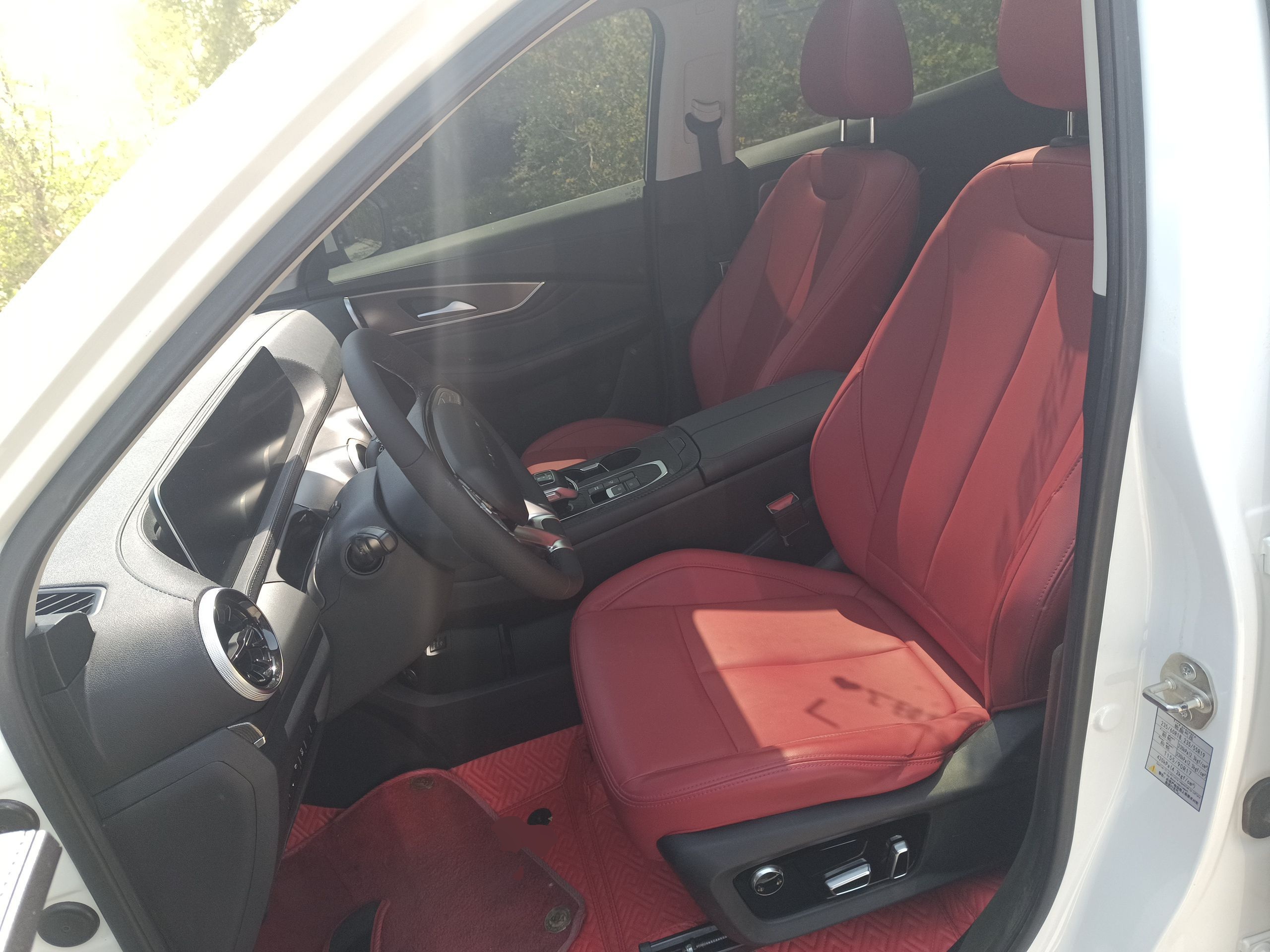 المقاعد الأمامية داخل السيارة