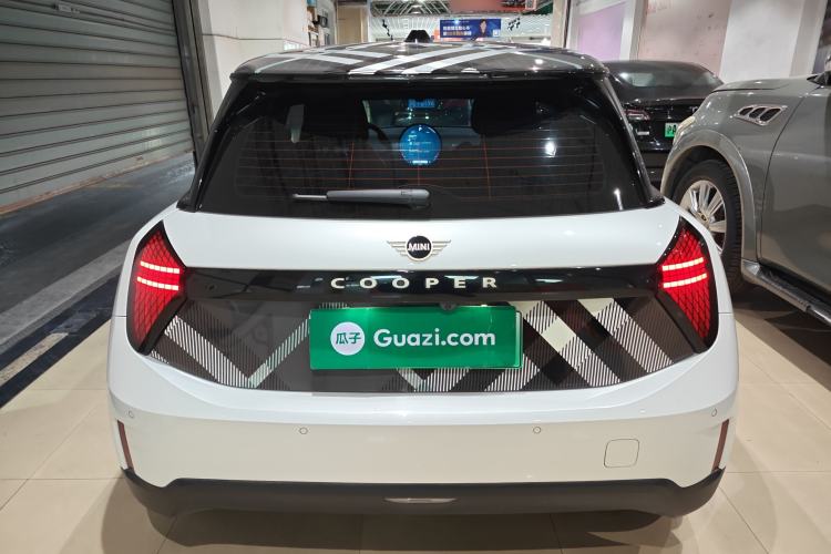 Used MINI Electric MINI COOPER 2025 456km COOPER E Classic Style
