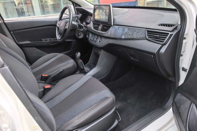 Used Baojun 310 2016 1.2L manual Comfort trim level