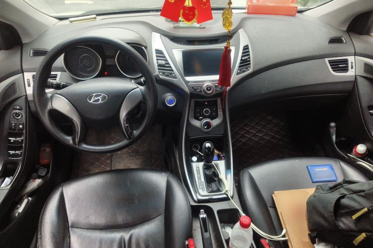 Used Hyundai Elantra (5th Generation / Langdong) 2015 1.6L Automatic Leading Model Center Console