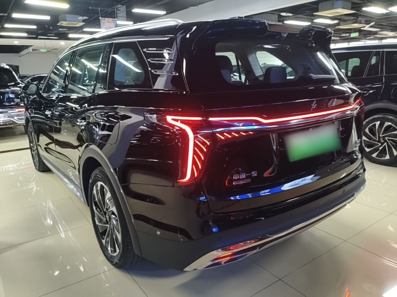 Hongqi HS7 PHEV 2024 2.0T PHEV Four-Wheel Drive Flagship Edition 6 Seats — снимка 13
