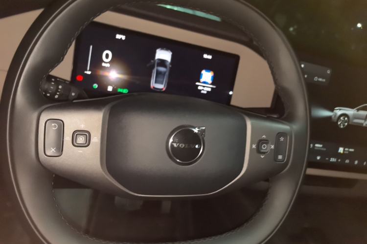 Used Volvo XC70 Plug-in Hybrid 2026 Model Four-Wheel Drive Long-Range Plus Steering Wheel