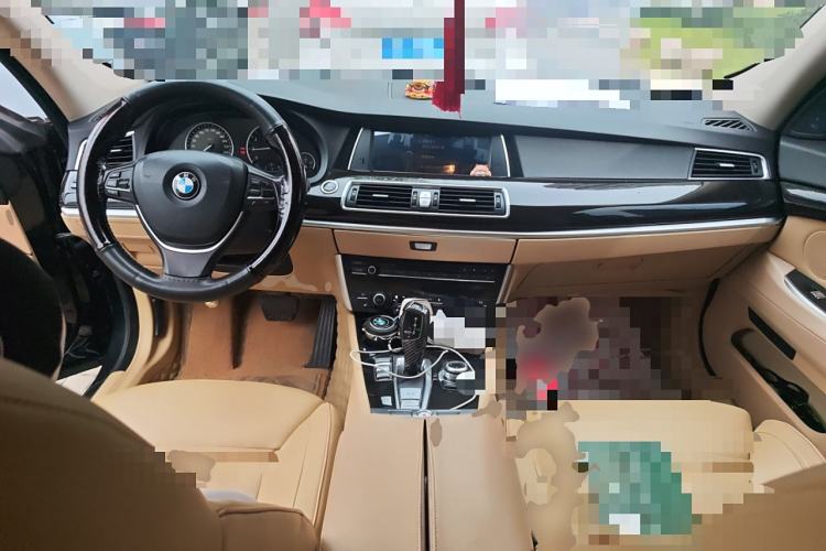 Used BMW 5 Series GT 2010 535i Leading Model Center Console