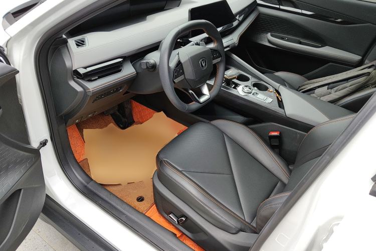 Used CHANGAN UNI-V 2022 1.5T Prestige Version
