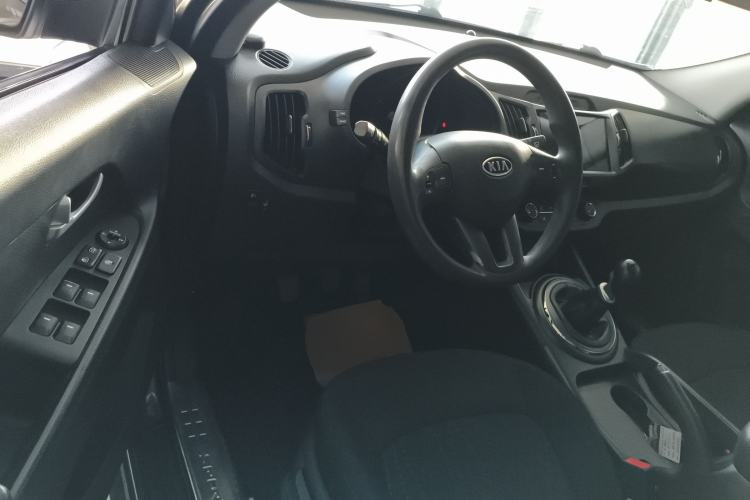 Used Kia Sportage R 2014 2.0L Manual Two-Wheel Drive GL Trim
