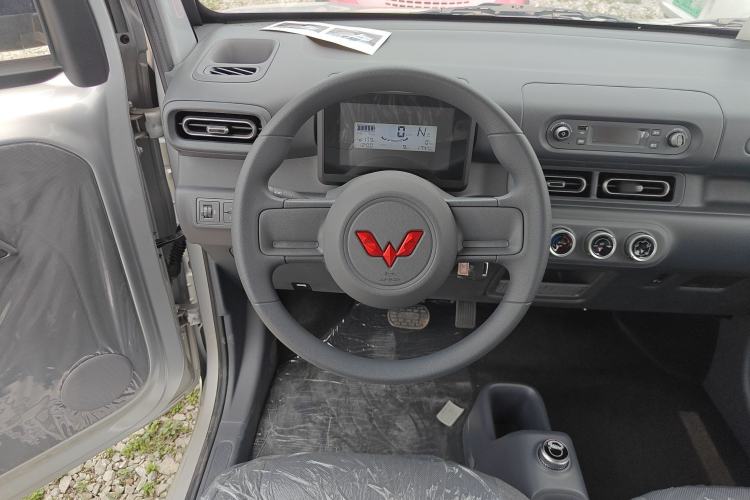 Used Wuling Zhiguang New Energy 2025 Standard Model Steering Wheel