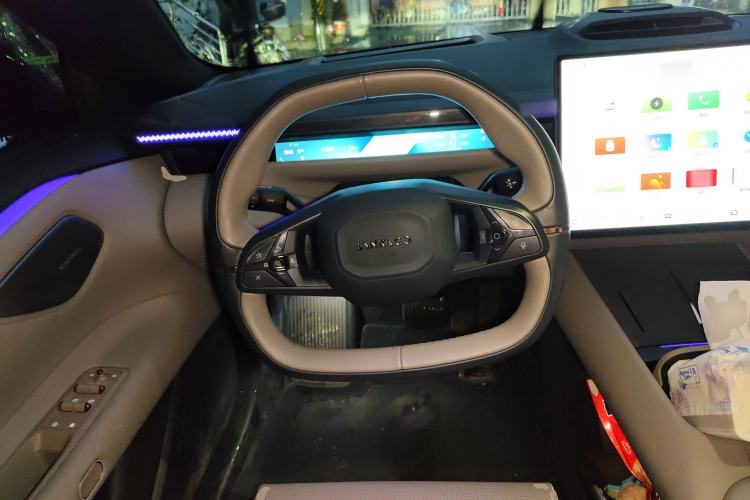 Used Lynk & Co Z10 2025 95 kWh 766 km Range Rear-Wheel Drive Max Steering Wheel