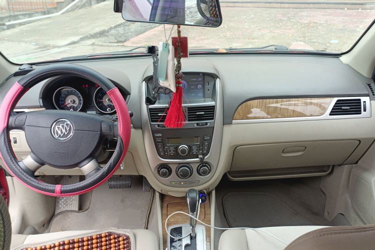 Used Buick Excelle 2015 1.5L Automatic Classic Model
