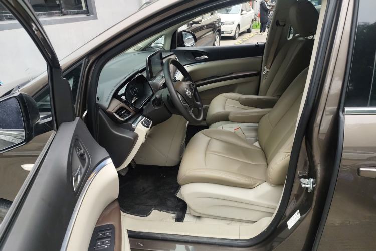 Used Buick GL8 2023 Land Executive Class Comfort Model