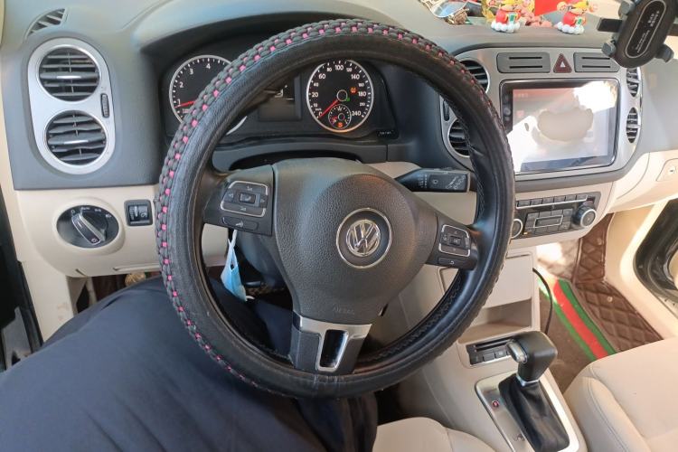 Used Volkswagen Tiguan 2010 2.0 TSI Automatic All-Wheel Drive Flagship Edition Steering Wheel